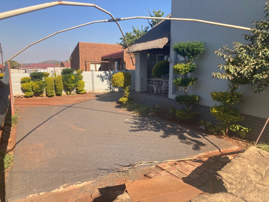 3 Bedroom Property for Sale in Geelhoutpark North West